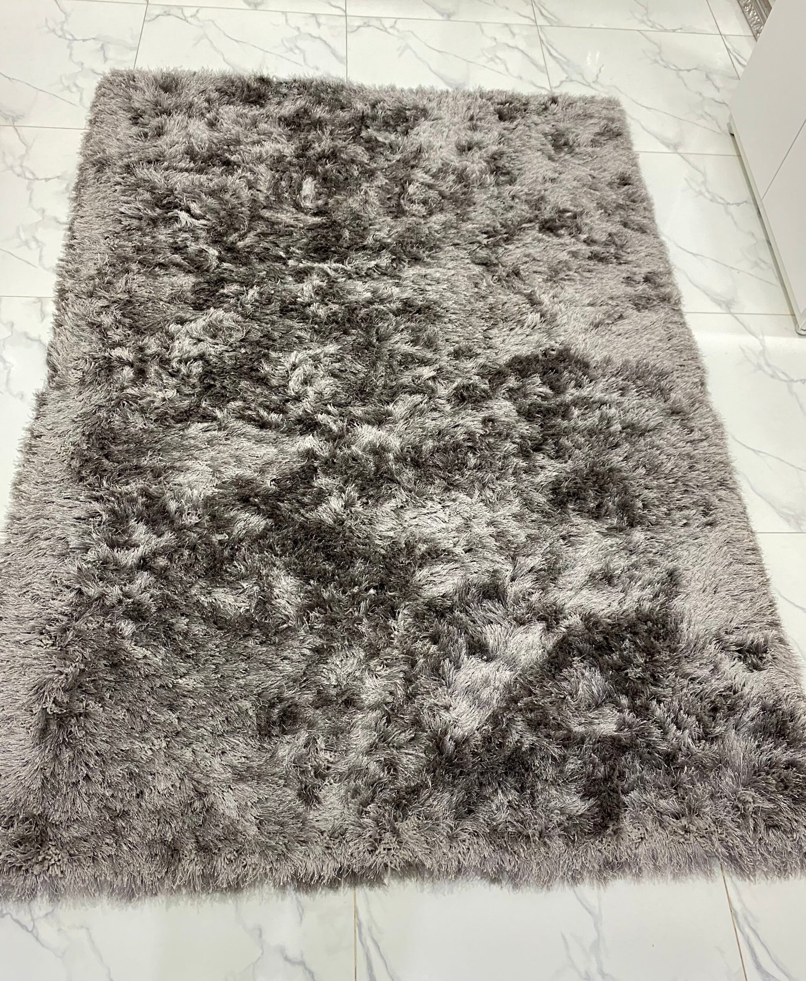 2 سجاد بحاله ممتازه لم يتم استخدامهم لون جراي