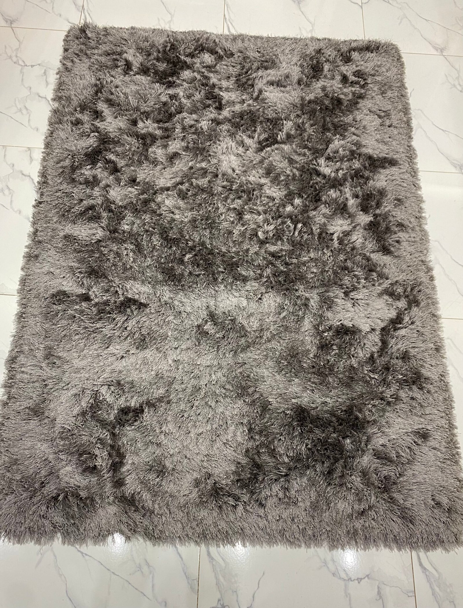 2 سجاد بحاله ممتازه لم يتم استخدامهم لون جراي