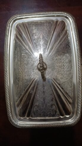 طبق جديد تقديم طلاء فضه عتيق من Mayell England مع طبق بايركس داخلي، بالختم زعلانه الشركه المصنعه
